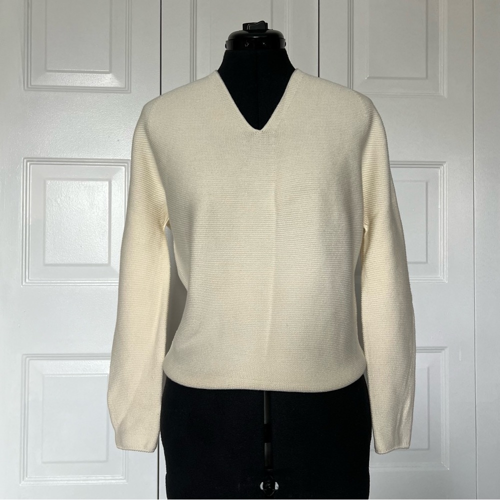 Uniqlo Cotton V-neck Sweater | Size: S